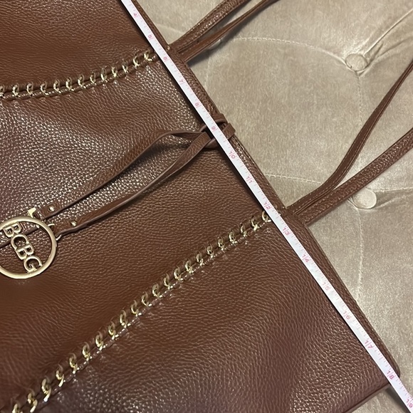 BCBG brown and gold shoulder bag with wide open space inside - Picture 5 of 9